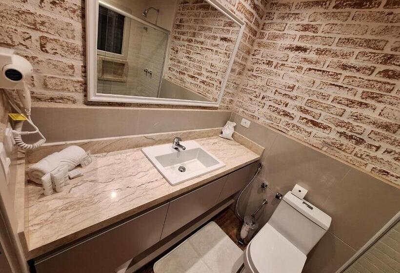 エコノミールーム, Cantos E Contos Boutique