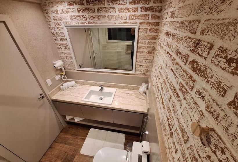 エコノミールーム, Cantos E Contos Boutique