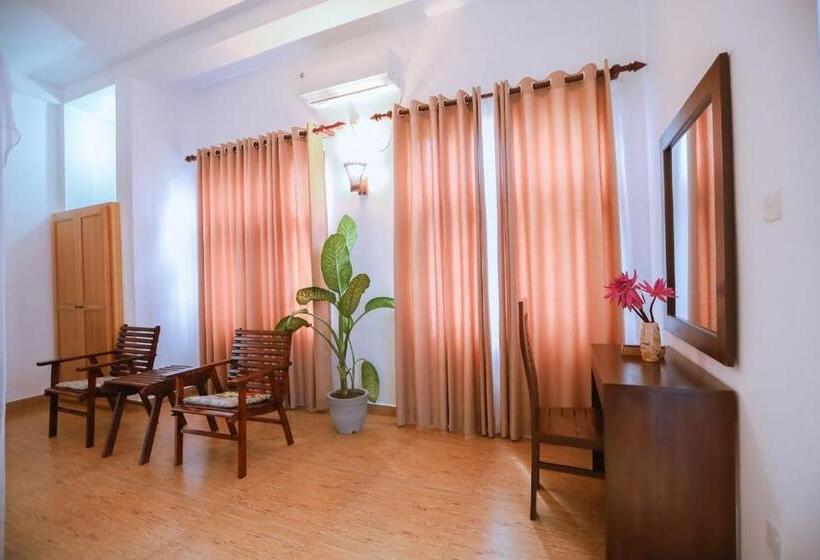 اتاق لوکس, Nibbana Mirissa