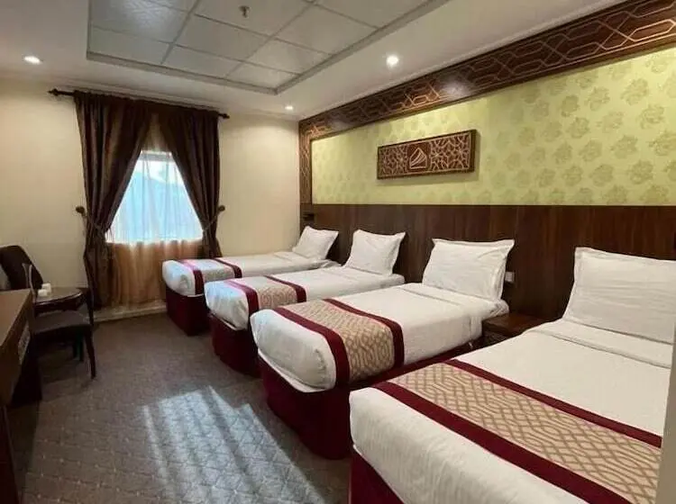 スタンダード４人部屋, Mahd Al Resala 1 Hotel   فندق مهد الرسالة 1