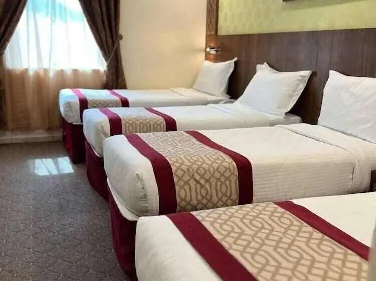 スタンダード４人部屋, Mahd Al Resala 1 Hotel   فندق مهد الرسالة 1