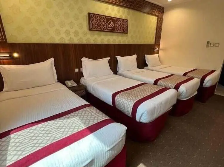 スタンダード４人部屋, Mahd Al Resala 1 Hotel   فندق مهد الرسالة 1