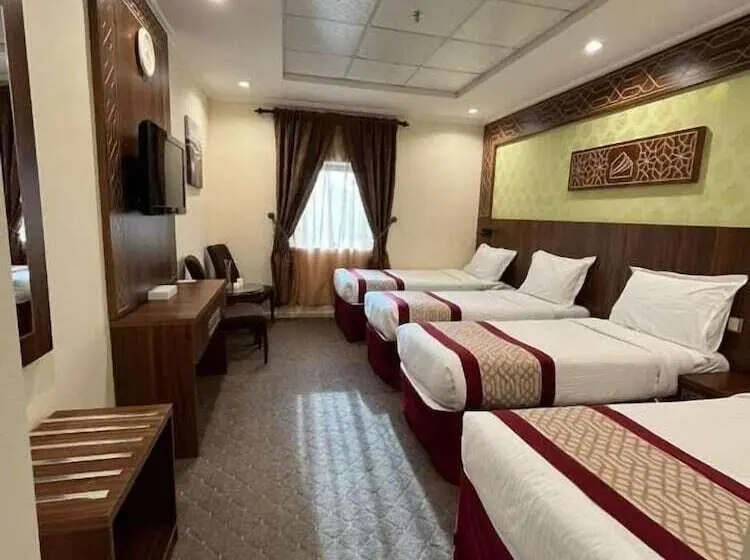 スタンダード４人部屋, Mahd Al Resala 1 Hotel   فندق مهد الرسالة 1