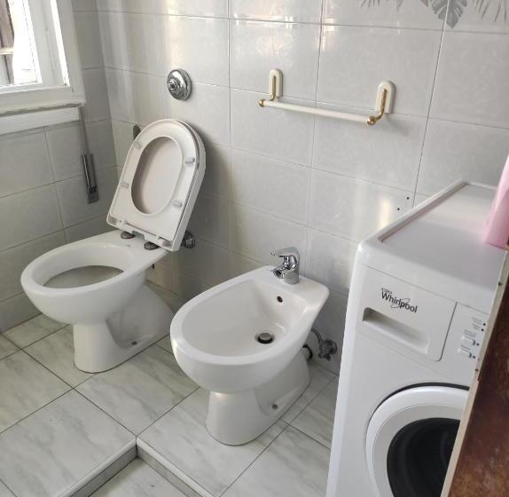 اتاق استاندارد با سرویس بهداشتی مشترک, Abc Guest House