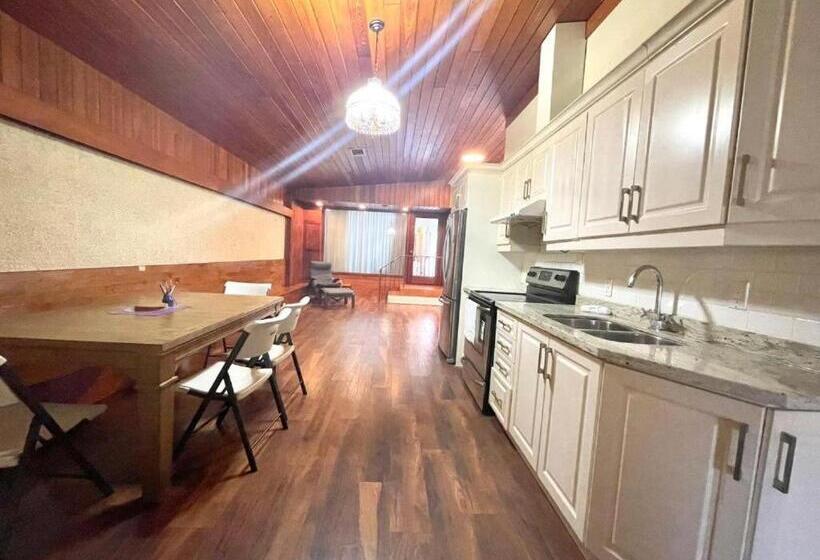 Номер Economy, Vihome 368  Quiet House Near Bayview Village And Subway