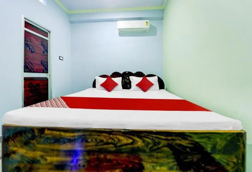 Classic Kolmen Hengen Huone, Oyo Flagship Laxmi Marriage Hall Restaurant And Guest House