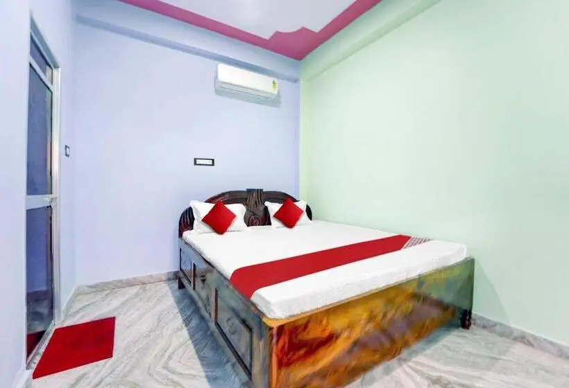 Classic Kolmen Hengen Huone, Oyo Flagship Laxmi Marriage Hall Restaurant And Guest House
