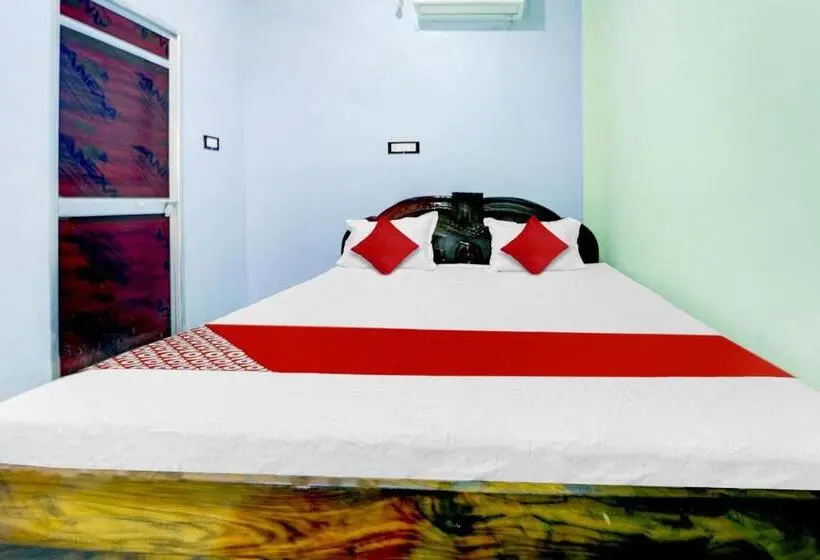 Classic Kolmen Hengen Huone, Oyo Flagship Laxmi Marriage Hall Restaurant And Guest House