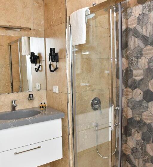 اتاق استاندارد یک نفره, Callisto