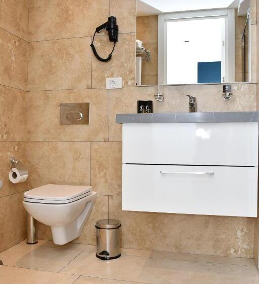 اتاق استاندارد یک نفره, Callisto