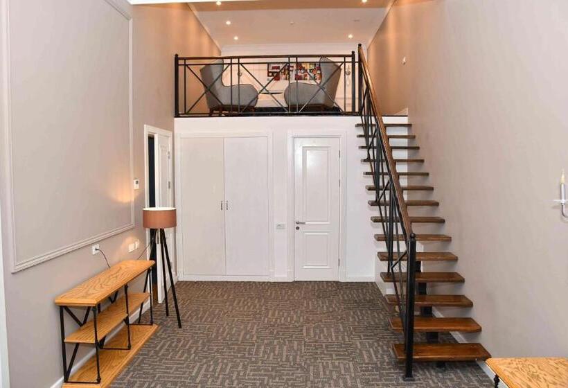 سوئیت با تخت بزرگ, Callisto