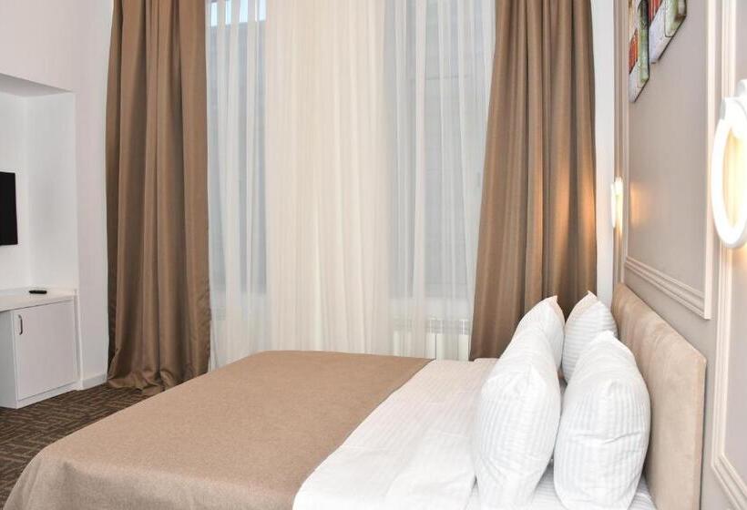 اتاق لوکس خانوادگی, Callisto