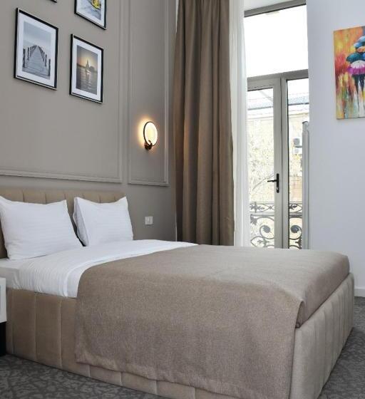 اتاق لوکس با بالکن, Callisto