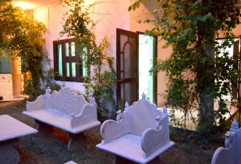 جناح مطلّ علي الحديقة, Harpalsar Heritage Haveli Vaishali Nagar Jaipur