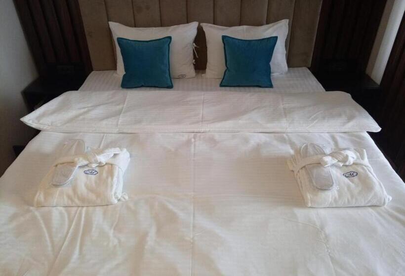 استودیو استاندارد با چشم‌انداز, Panorama Deluxe