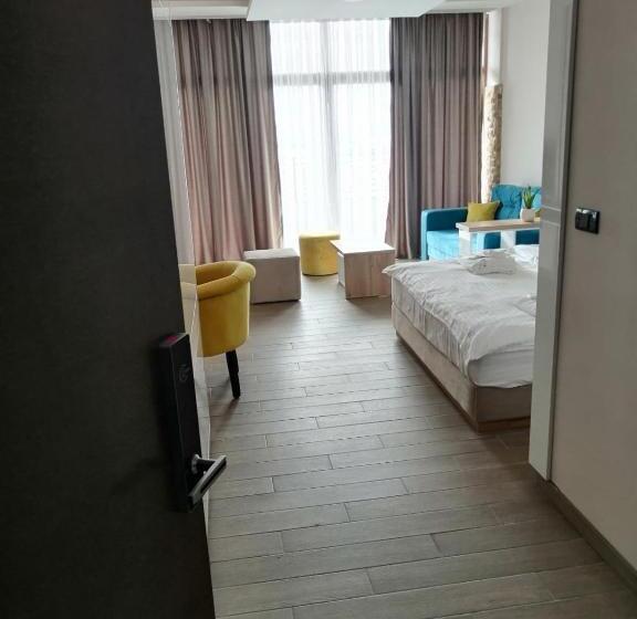 استودیوی لوکس, Panorama Deluxe