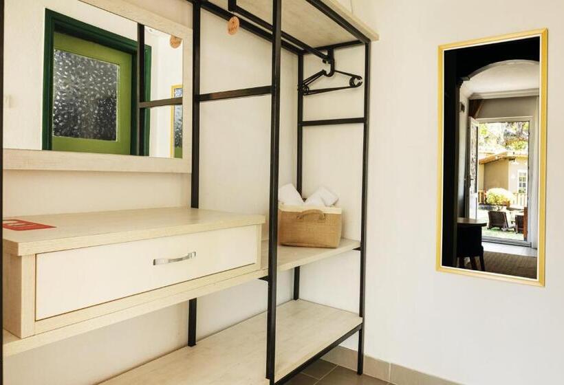اتاق استاندارد با چشم‌انداز باغ, Ki̇raz Beach Otel