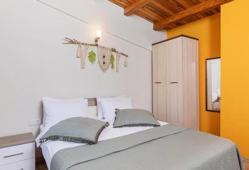 سوییت جونیور, Ki̇raz Beach Otel