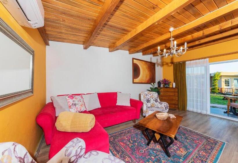 سوییت جونیور, Ki̇raz Beach Otel
