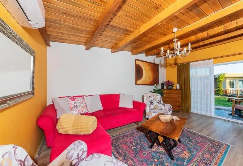 سوییت جونیور, Ki̇raz Beach Otel