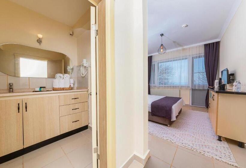 اتاق استاندارد, Ki̇raz Beach Otel