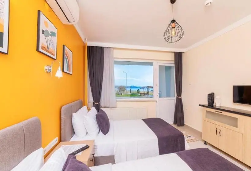اتاق استاندارد با چشمانداز دریا, Ki̇raz Beach Otel