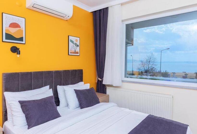 اتاق استاندارد سه نفره, Ki̇raz Beach Otel