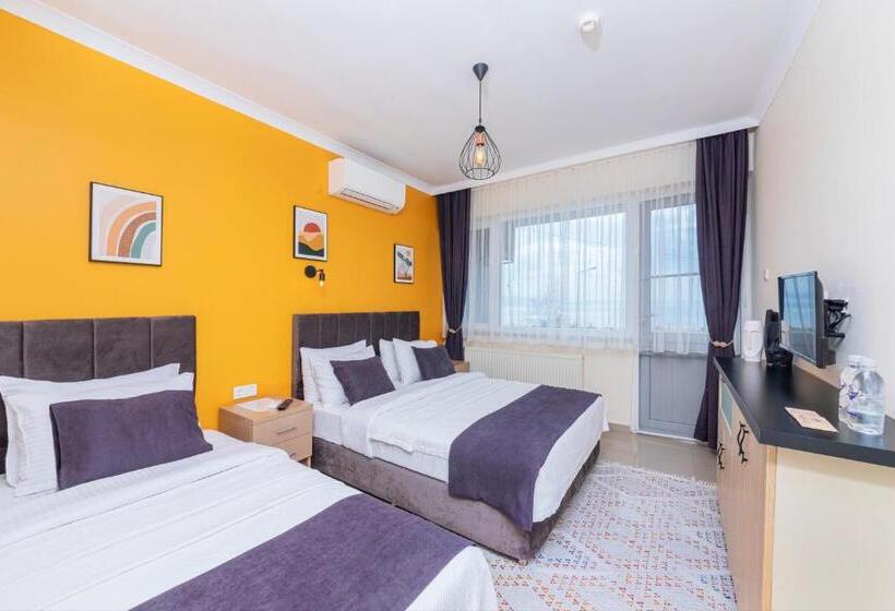 اتاق استاندارد سه نفره, Ki̇raz Beach Otel