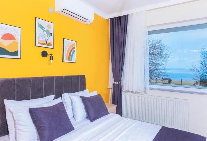 اتاق استاندارد با چشم‌انداز کوهستان, Ki̇raz Beach Otel