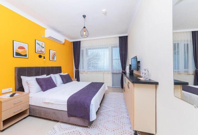 اتاق استاندارد با چشم‌انداز کوهستان, Ki̇raz Beach Otel