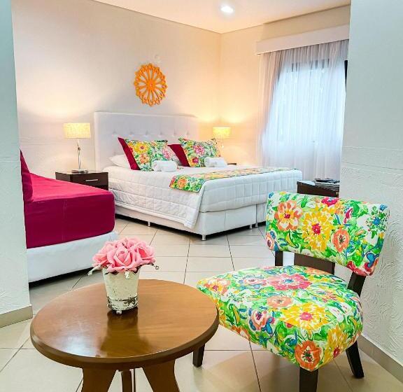 سوییت سوپریور, Mburucuyá Hotel Boutique