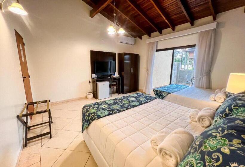 اتاق استاندارد چهارنفره با بالکن, Mburucuyá Hotel Boutique