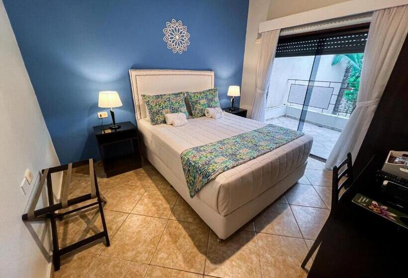 اتاق خانوادگی با سرویس بهداشتی مشترک, Mburucuyá Hotel Boutique