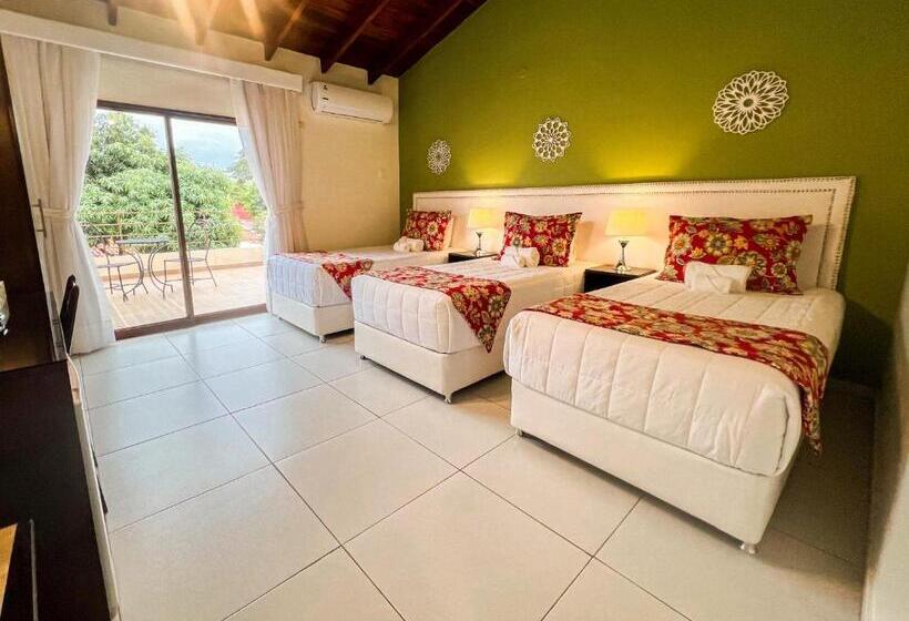 اتاق خانوادگی با سرویس بهداشتی مشترک, Mburucuyá Hotel Boutique