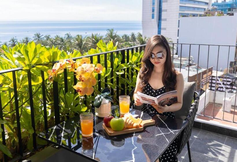 اتاق لوکس با بالکن و چشمانداز دریا, J Bay Beachfront Boutique