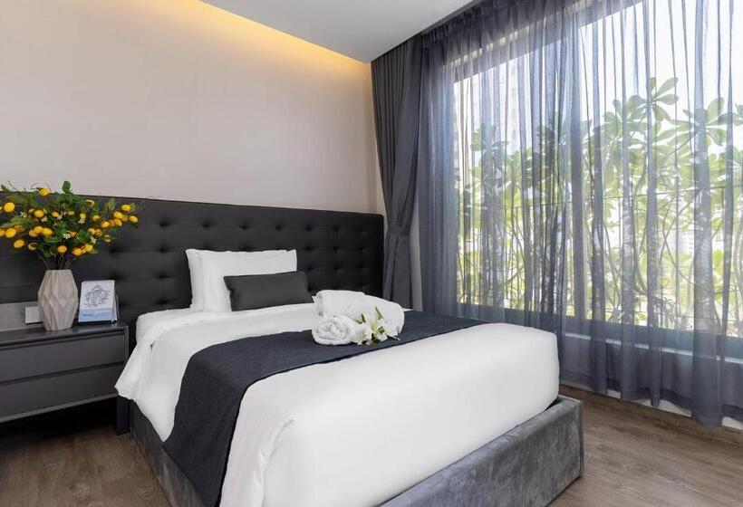 اتاق خانوادگی, J Bay Beachfront Boutique