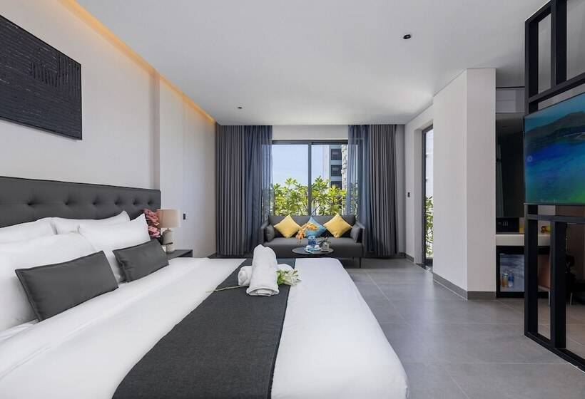 اتاق خانوادگی, J Bay Beachfront Boutique