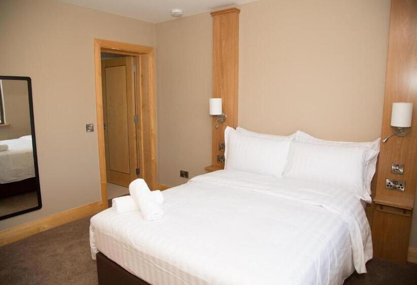 חדר דלוקס, Lynch S Townhouse