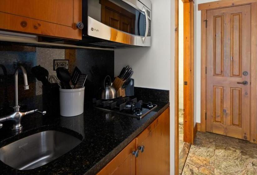 استودیو استاندارد با تخت کینگ, 1117 Lodge At Spruce Peak Ski In Ski In Ski Out King Studio