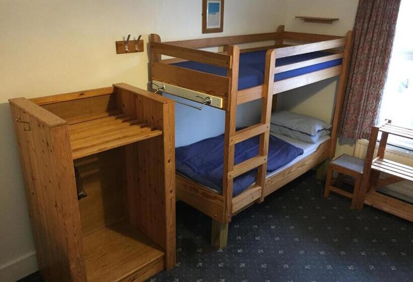 스탠다드 4인용 룸 공용 욕실, Totland Youth Hostel