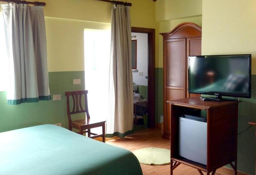 غرفة قياسية مزوَّدة بتراس, Bed And Breakfast Sorriso