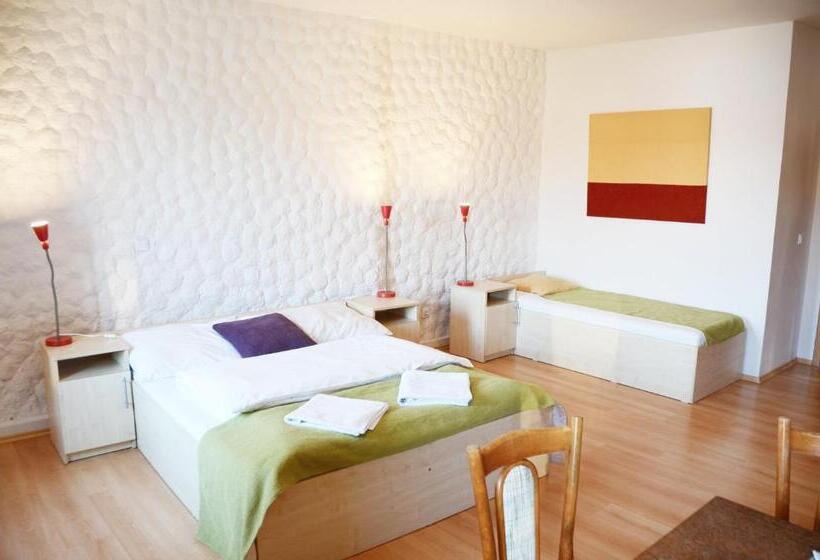 غرفة قياسية ثلاثية, Penzion Solnice