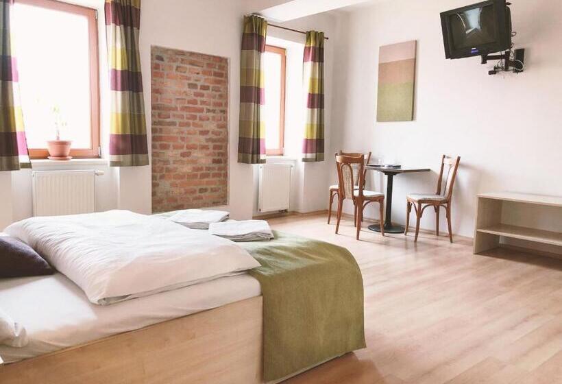 غرفة قياسية ثلاثية, Penzion Solnice