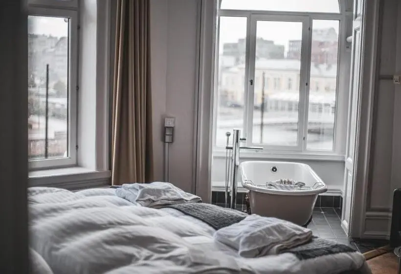 Suite Junior, Twentysix