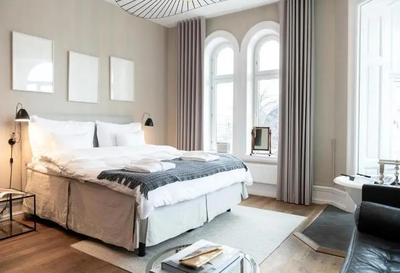 Suite Junior, Twentysix