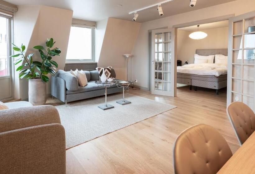 جناح رئاسى, Twentysix