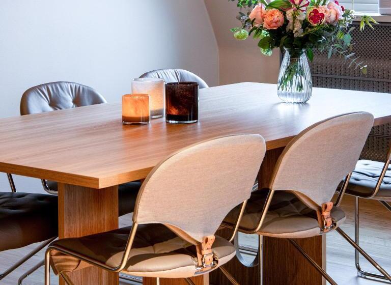 جناح رئاسى, Twentysix