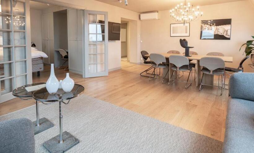 جناح رئاسى, Twentysix