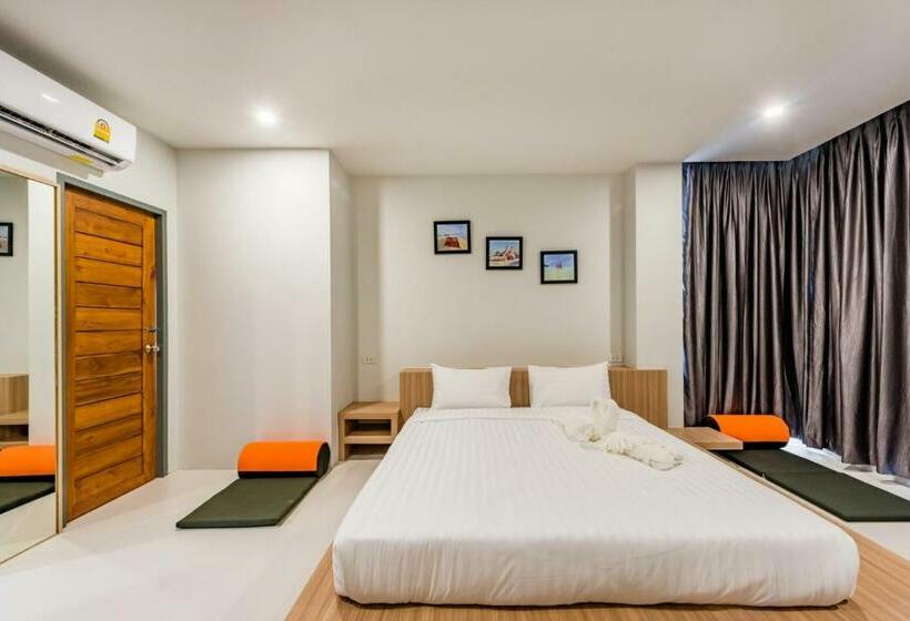 Номер Deluxe, Phuket Marine Poshtel   Sha Plus
