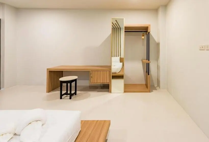 デラックストリプルルーム, Phuket Marine Poshtel   Sha Plus